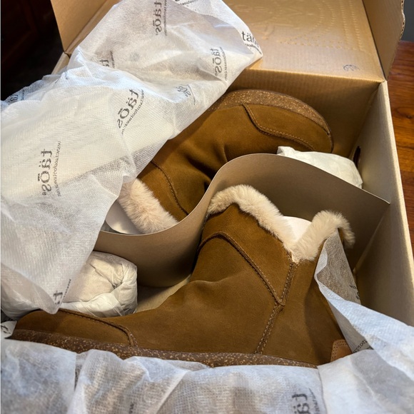 New! Taos Footwear Brown Suede Winter Boots NEW in Box! - Picture 2 of 9